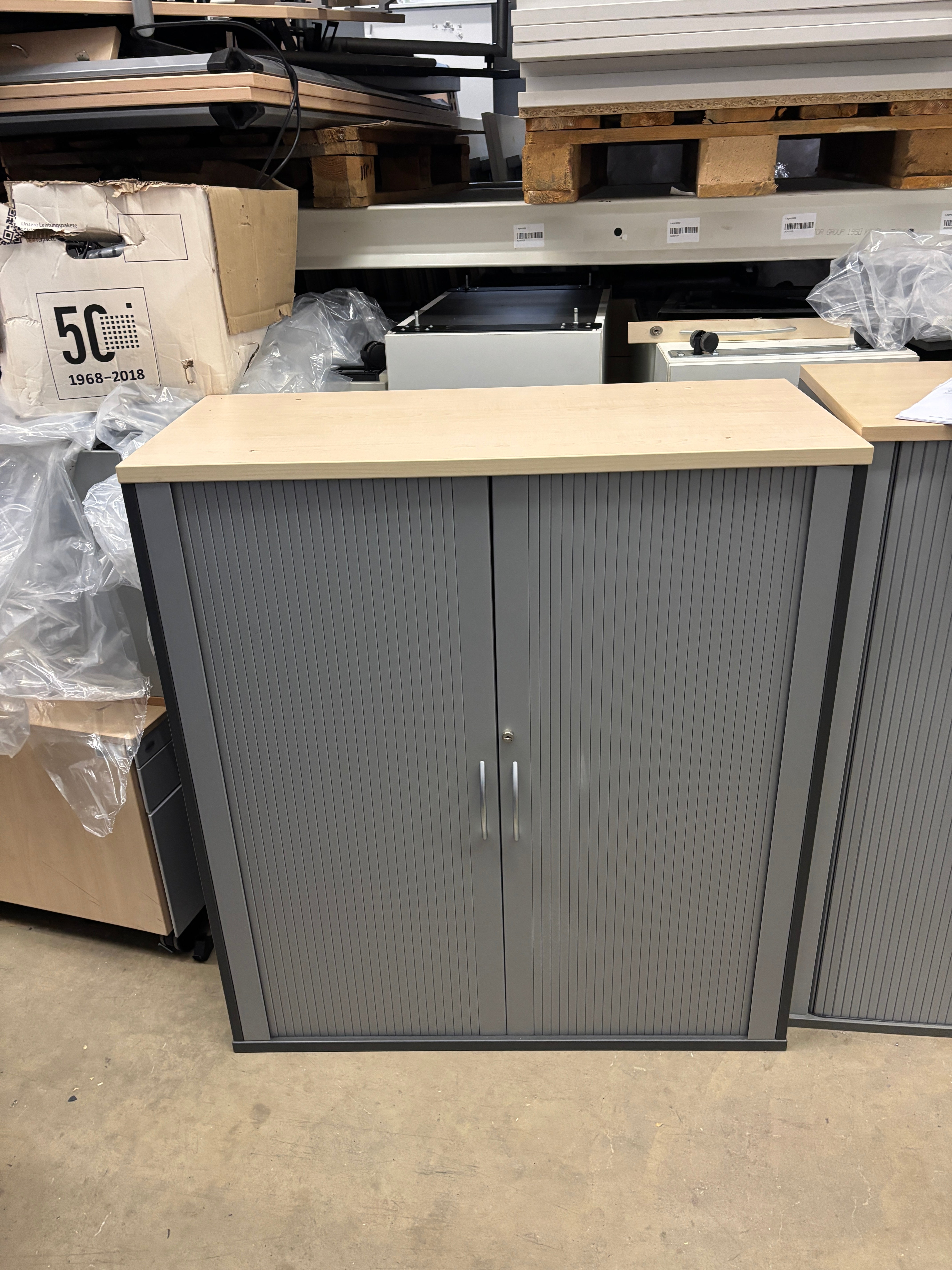 3oh Layout OKA Sideboard 3OH Ahorn Anthrazit Silber – Büromöbel Simon
