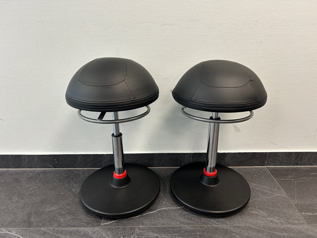 Stehhilfe in schwarz